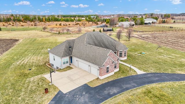 2595 County Road 500 E, Mahomet, IL 61853