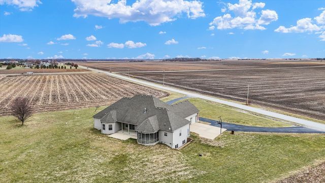 2595 County Road 500 E, Mahomet, IL 61853