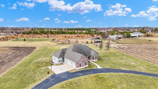 2595 County Road 500 E, Mahomet, IL 61853