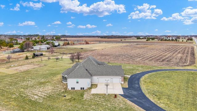 2595 County Road 500 E, Mahomet, IL 61853