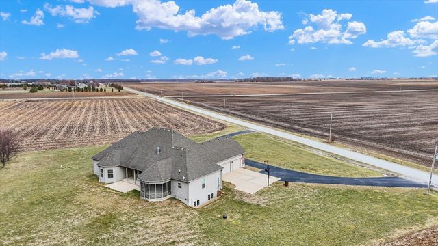 2595 County Road 500 E, Mahomet, IL 61853