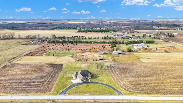 2595 County Road 500 E, Mahomet, IL 61853