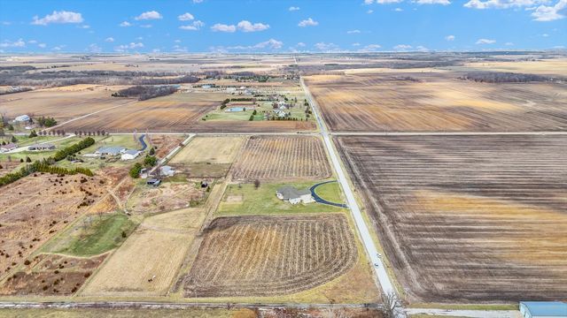 2595 County Road 500 E, Mahomet, IL 61853