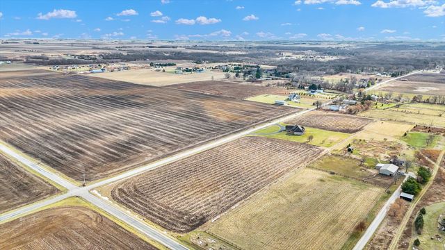 2595 County Road 500 E, Mahomet, IL 61853