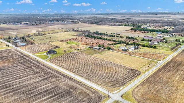 2595 County Road 500 E, Mahomet, IL 61853