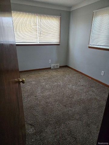 19000 ROSETTA Avenue, Eastpointe, MI 48021