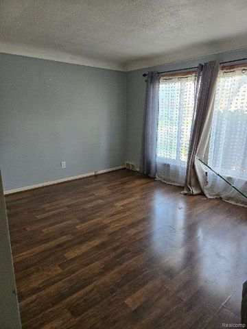 19000 ROSETTA Avenue, Eastpointe, MI 48021