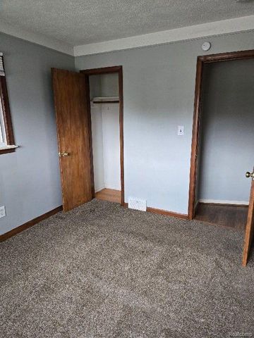 19000 ROSETTA Avenue, Eastpointe, MI 48021