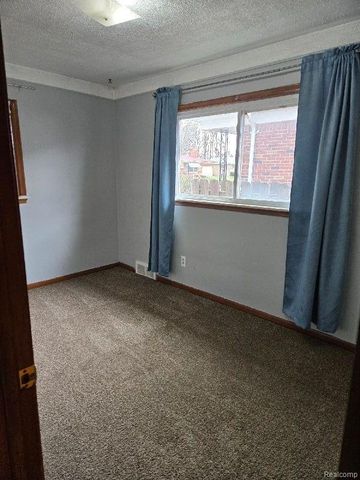 19000 ROSETTA Avenue, Eastpointe, MI 48021