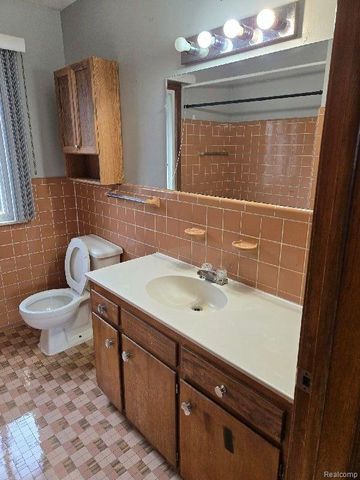 19000 ROSETTA Avenue, Eastpointe, MI 48021