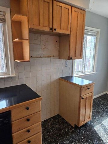 19000 ROSETTA Avenue, Eastpointe, MI 48021