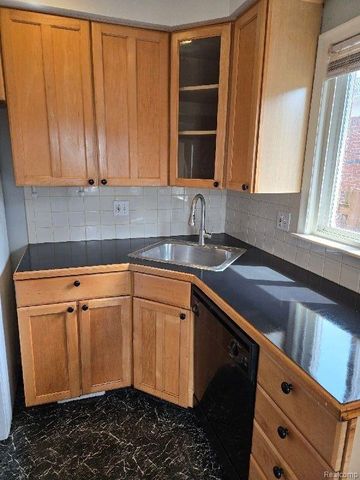 19000 ROSETTA Avenue, Eastpointe, MI 48021