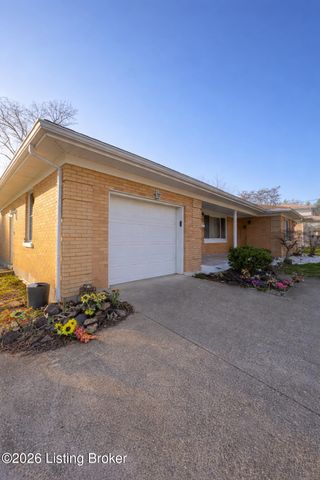 6806 Mariposa Dr, Louisville, KY 40214