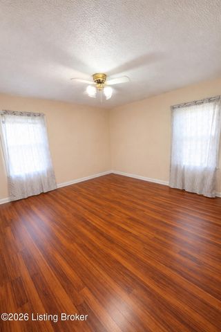 6806 Mariposa Dr, Louisville, KY 40214