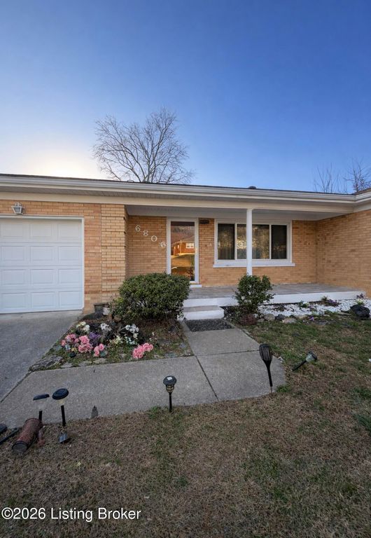 6806 Mariposa Dr, Louisville, KY 40214