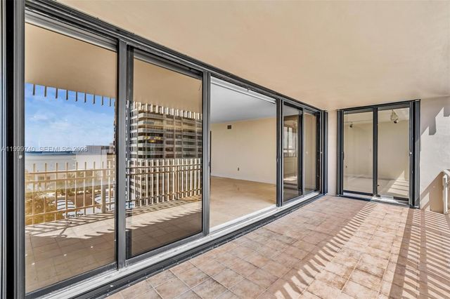 2 Grove Isle Dr B805, Miami, FL 33133