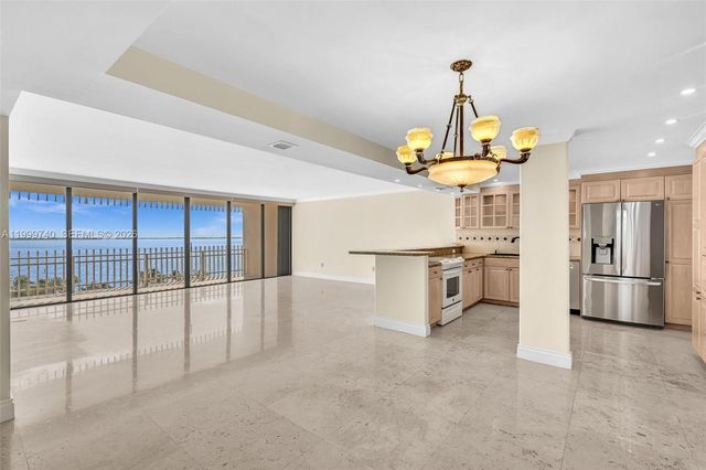 2 Grove Isle Dr B805, Miami, FL 33133