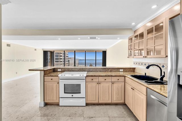 2 Grove Isle Dr B805, Miami, FL 33133