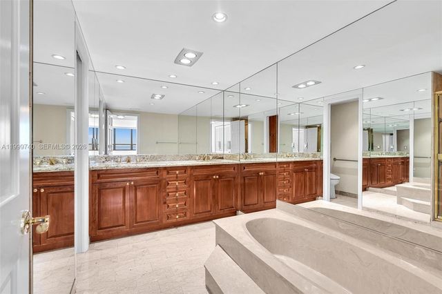 2 Grove Isle Dr B805, Miami, FL 33133