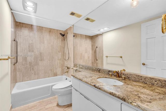 2 Grove Isle Dr B805, Miami, FL 33133