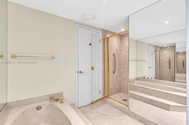 2 Grove Isle Dr B805, Miami, FL 33133