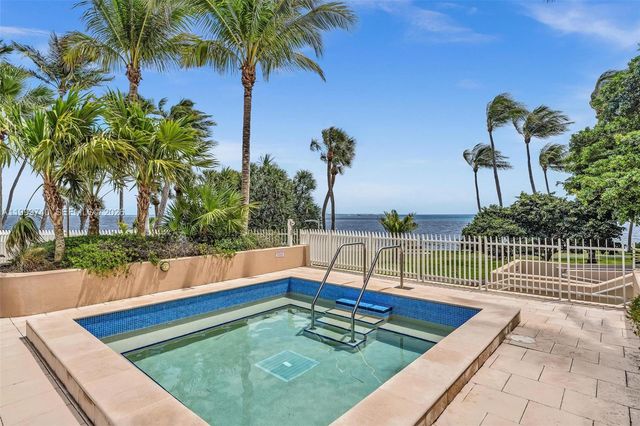 2 Grove Isle Dr B805, Miami, FL 33133