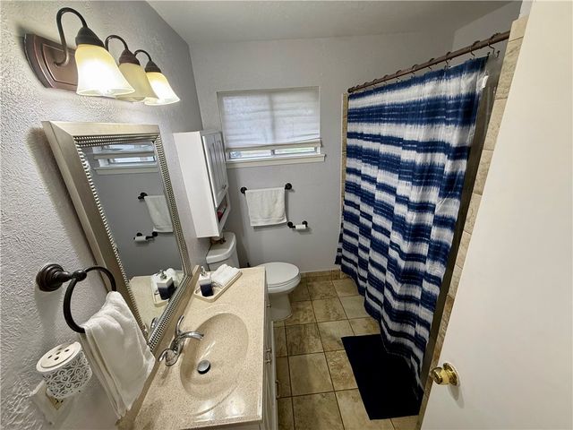 1302 Prince Dr, Corpus Christi, TX 78412