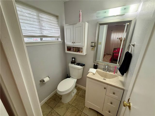 1302 Prince Dr, Corpus Christi, TX 78412