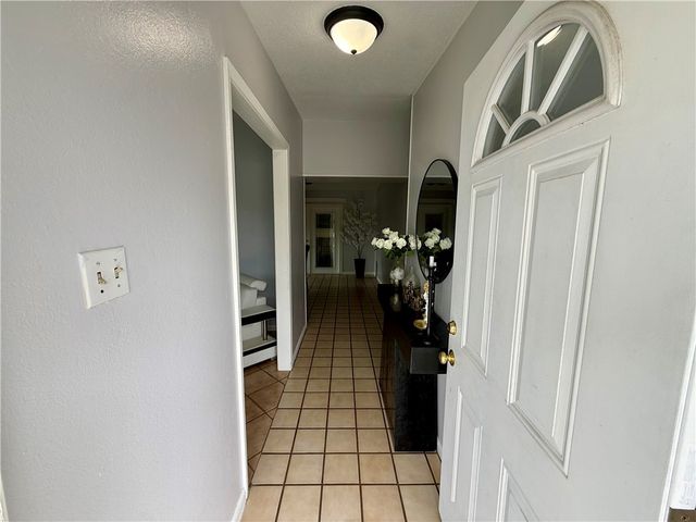1302 Prince Dr, Corpus Christi, TX 78412