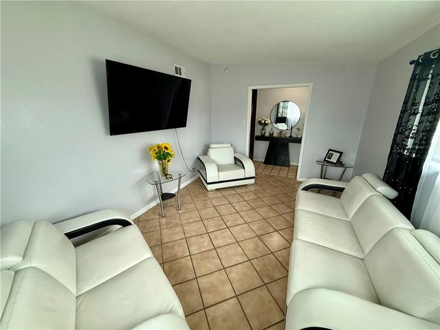 1302 Prince Dr, Corpus Christi, TX 78412