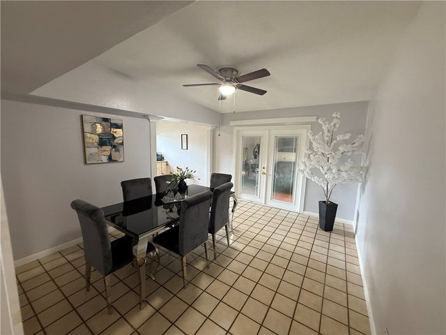 1302 Prince Dr, Corpus Christi, TX 78412
