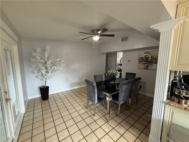 1302 Prince Dr, Corpus Christi, TX 78412
