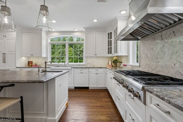 125 Stewart Rd, Millburn Twp., NJ 07078