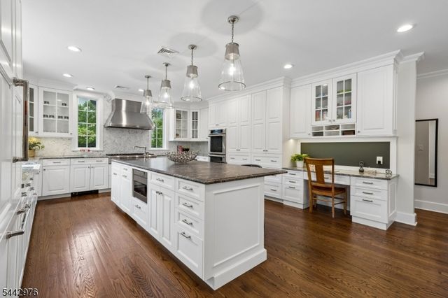 125 Stewart Rd, Millburn Twp., NJ 07078