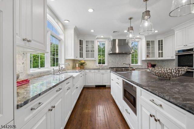 125 Stewart Rd, Millburn Twp., NJ 07078