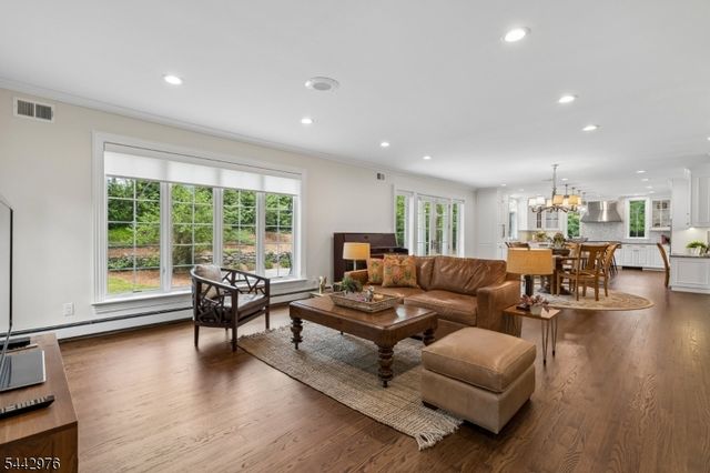 125 Stewart Rd, Millburn Twp., NJ 07078