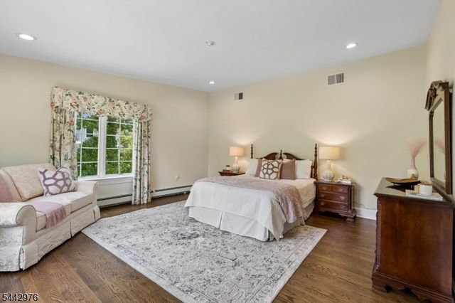 125 Stewart Rd, Millburn Twp., NJ 07078