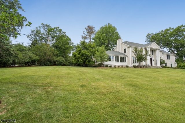 125 Stewart Rd, Millburn Twp., NJ 07078