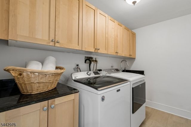 125 Stewart Rd, Millburn Twp., NJ 07078