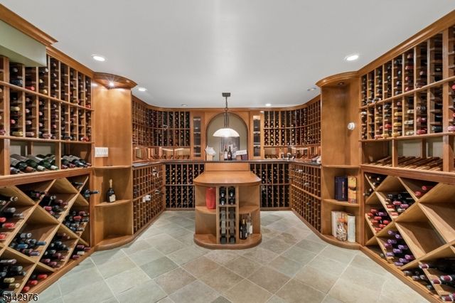 125 Stewart Rd, Millburn Twp., NJ 07078