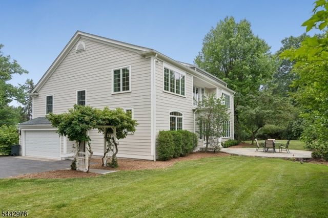 125 Stewart Rd, Millburn Twp., NJ 07078