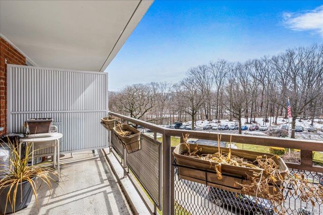 22055 46th Avenue 3M, Bayside, NY 11361