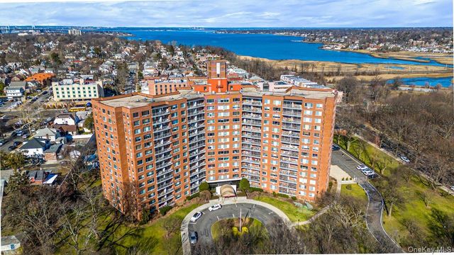 22055 46th Avenue 3M, Bayside, NY 11361