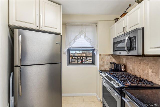 22055 46th Avenue 3M, Bayside, NY 11361