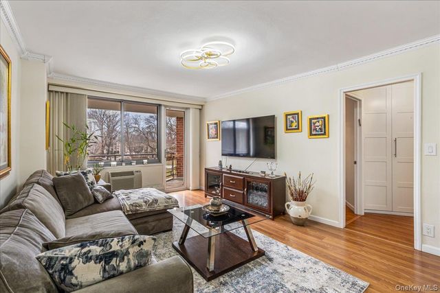 22055 46th Avenue 3M, Bayside, NY 11361