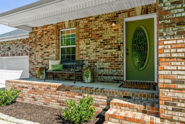 1011 Adam Ct, Cottontown, TN 37048