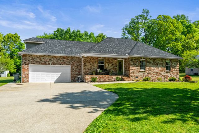 1011 Adam Ct, Cottontown, TN 37048