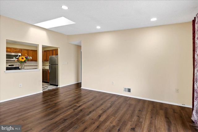 28 HOLLY CT, Hamilton, NJ 08619