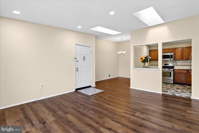 28 HOLLY CT, Hamilton, NJ 08619