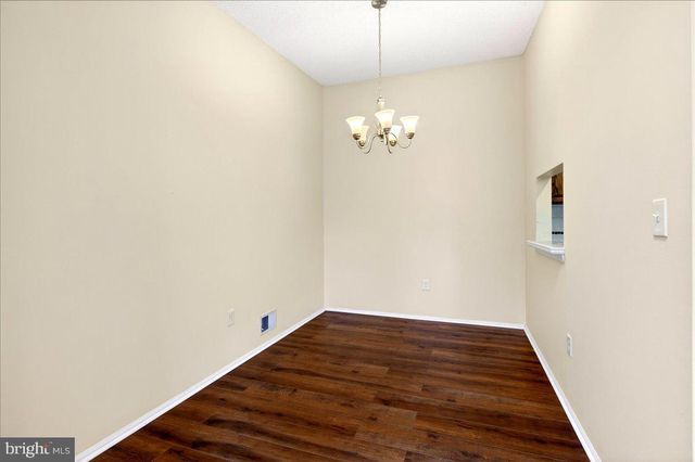 28 HOLLY CT, Hamilton, NJ 08619